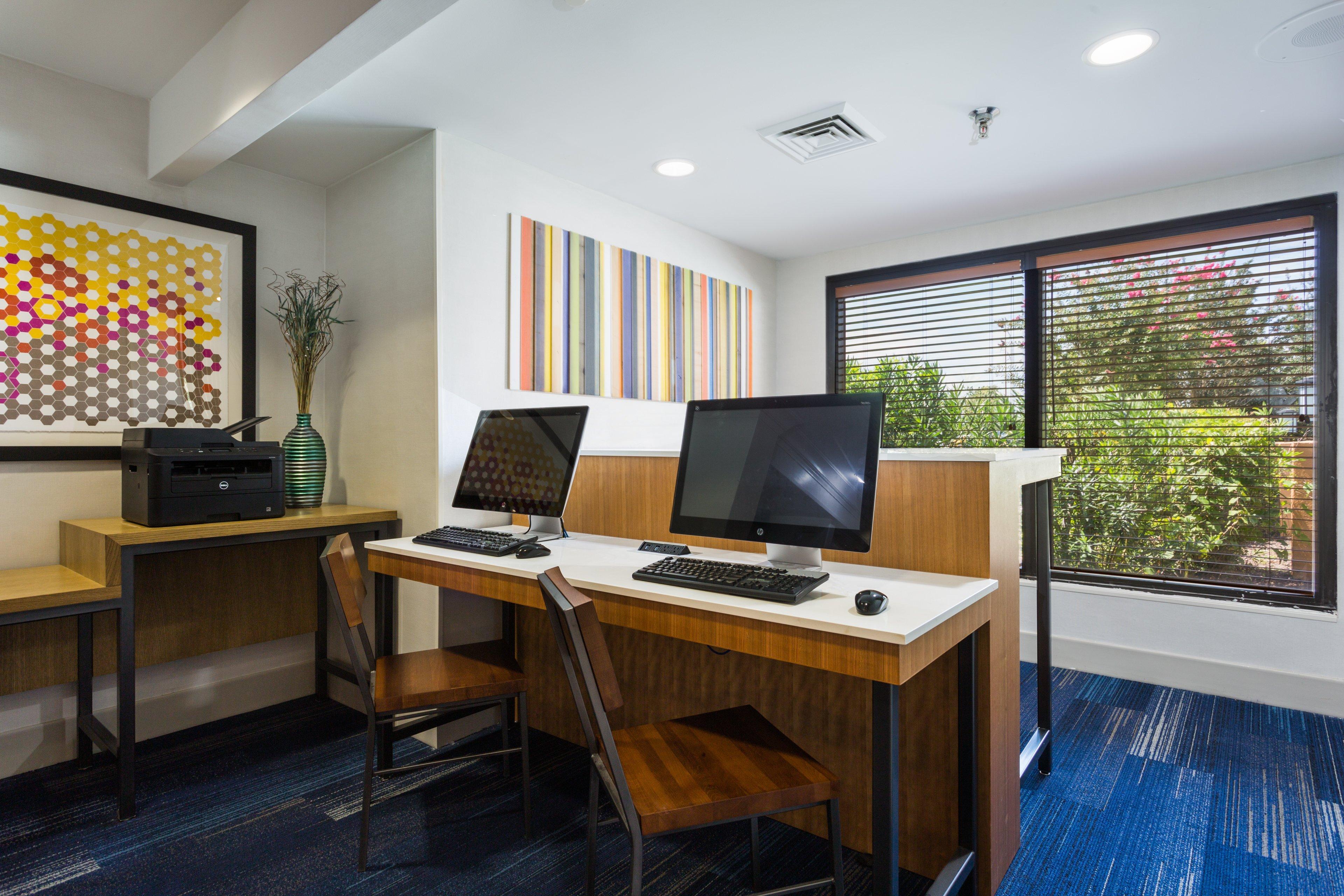 Holiday Inn Express & Suites Wilmington-University Center By Ihg Zewnętrze zdjęcie